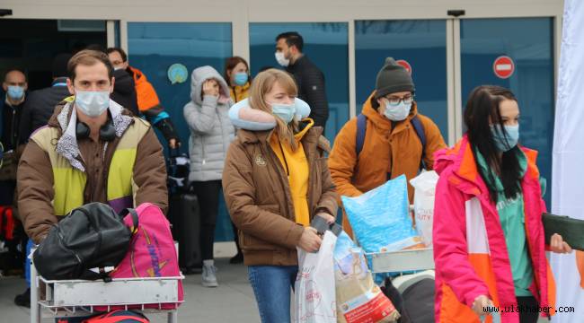 Erciyes Kayak Merkezi'ne sezonun ilk charter seferi Ukrayna'dan