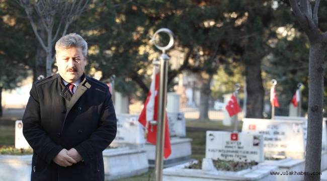 Başkan Palancıoğlu'ndan Kartal Şehitliği'ne ziyaret