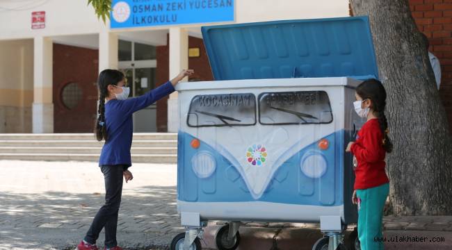 Kocasinan'ın renkli çöp konteynerleri ilçeye görsel güzellik katıyor