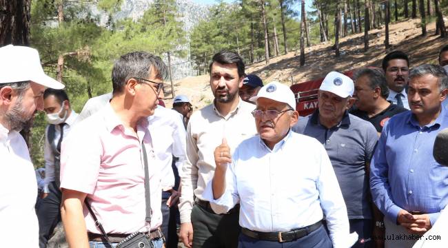 Başkan Büyükkılıç, Yahyalı'daki yangın bölgesine gitti