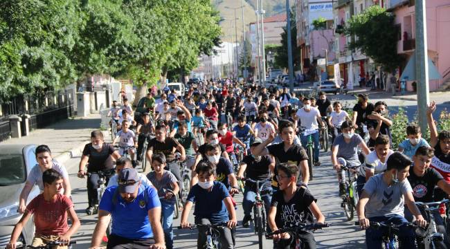 Yahyalı'da bin kişinin katılımıyla bisiklet turu