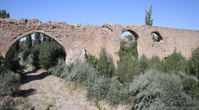 Kayseri Büyükşehir Belediyesi, Kuruköprü'de köprü çalışmalarına başladı