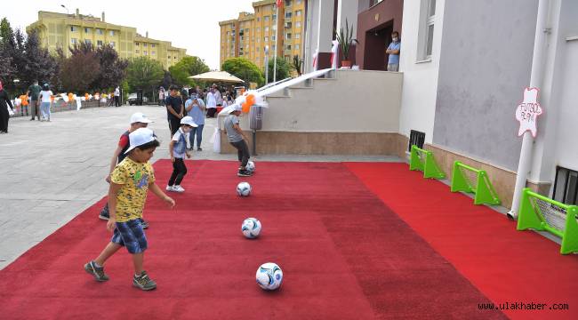 Kayserili minikler Büyükşehir'in Çocuk Şenliği'nde buluştu