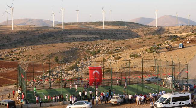 Yahyalı'da Avlağa Halı Saha'nın açılışı yapıldı