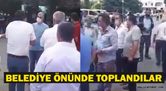 Otobüs şoförleri Büyükşehir önünde toplandı, belediyeden açıklama geldi...