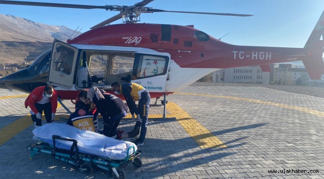 Kalp krizi geçiren vatandaş, ambulans helikopterle hastaneye kaldırıldı