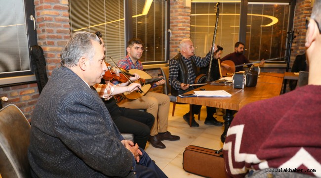 Müziğe gönül verenlerin mekanı Talas Musiki Cemiyeti