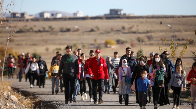 Talas'ta sonbahar dev yürüyüşle uğurlandı