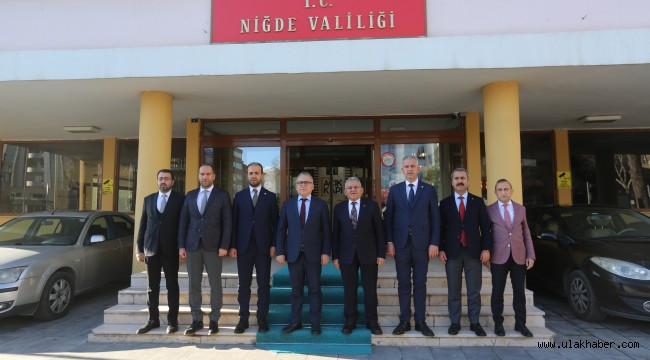 Başkan Büyükkılıç, Niğde'de temaslarda bulundu