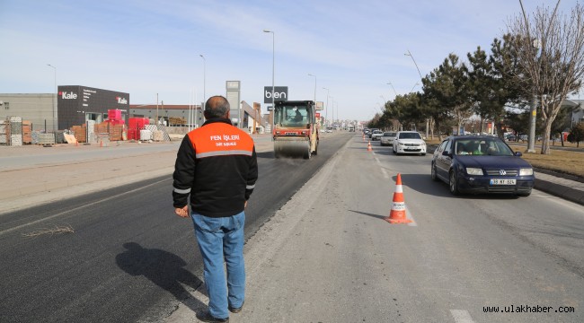 Başkan Büyükkılıç: Kış şartlarından etkilenen yolları onarıyoruz