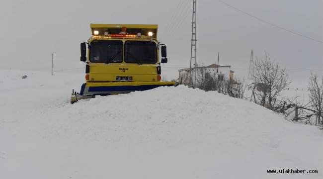 Büyükşehir, kapalı kırsal mahalle yolu bırakmadı