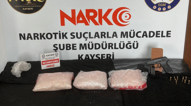 Durdurulan araçtan 4 kilo uyuşturucu madde çıktı