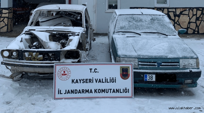 Jandarma, oto farelerini kıskıvrak yakaladı