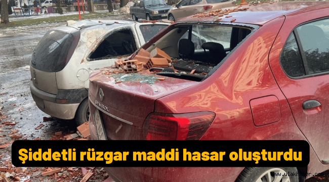 Kayseri'de şiddetli rüzgar kiremitleri uçurdu