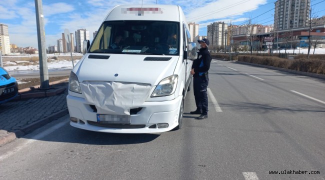 Kayseri zabıtası, öğrenci ve personel servis araçları ile taksileri denetledi