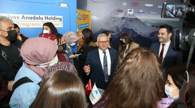 Büyükşehir'in Kayseri Kariyer Merkezi her yerde