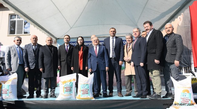 Çiftçilere 2 milyon 475 bin liralık tohum desteği