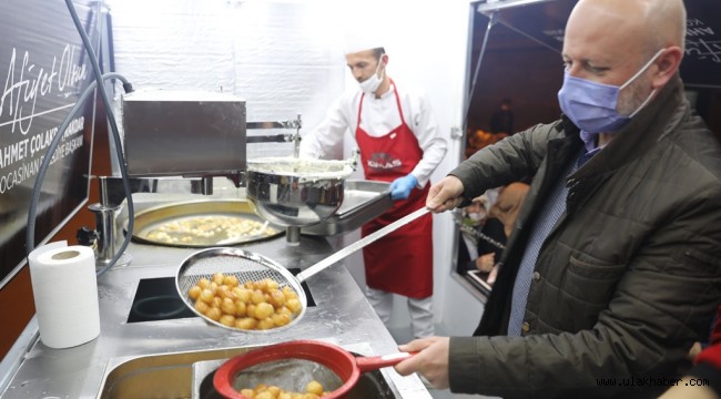 Kocasinan Belediyesi'nden teravih sonrası tatlı ikramı