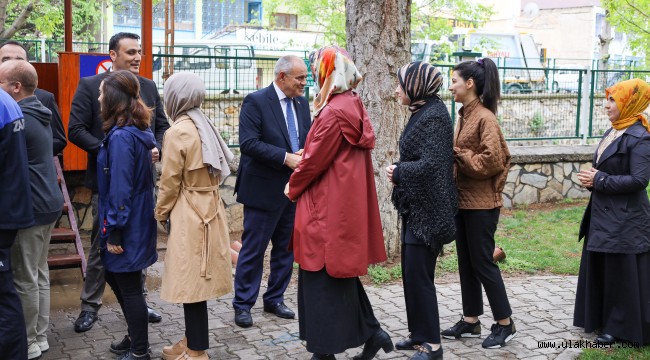 Başkan Öztürk belediye personelleri ile bayramlaştı