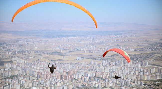 Paraşüt şampiyonasına hava muhalefeti