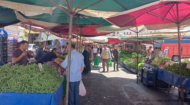 Kayseri semt pazarında sebze ve meyve fiyatları