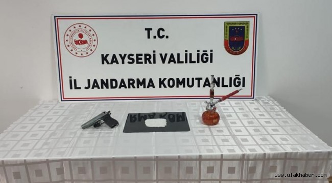 Uyuşturucu operasyonunda 2 gözaltı