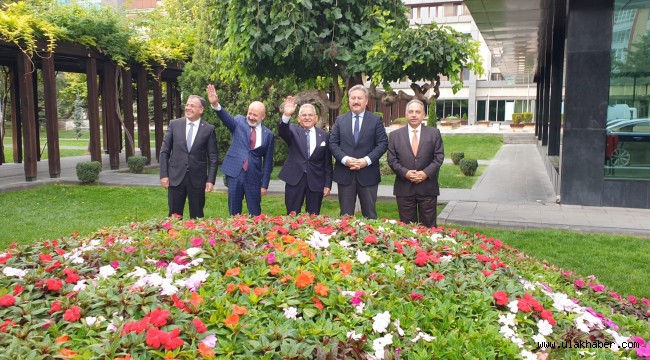 Başkanlar, Büyükşehir'de haftaya 'istişare' ile başladı