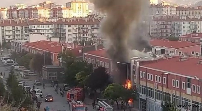 Kayseri Matbaacılar Sitesi'nde bir iş yerinde yangın çıktı