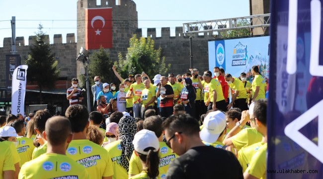 Uluslararası Kayseri Yarı Maratonu, pazar günü start alıyor