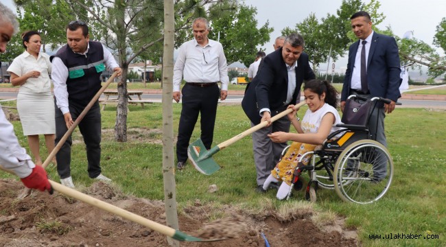 Büyükkılıç: Türkiye'ye örnek olan Engelsiz Yaşam Merkezi'mizde 290 öğrenci ile yüzler gülüyor