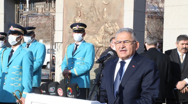 Başkan Büyükkılıç: Kayseri 103 yıldır aynı yerde, aynı kararlılıkla vatanına ve cumhuriyetine sahip çıkıyor