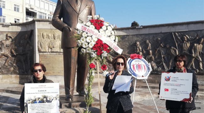 Uzunlu: Atatürk ve cumhuriyetimizi kuran kadrolara minnettarız