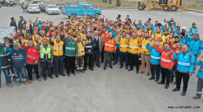 Başkan Çolakbayrakdar: Yeter ki bereket yağsın, kar temizlemeye hazırız