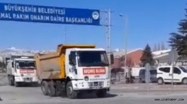 Kayseri Büyükşehir'den deprem bölgesine 7 araçlık iş makinesi ilave destek